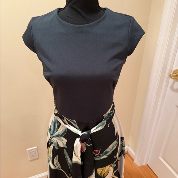 WHBM Handkerchief Elegant Dress, Deep Green Top , Floral Leafy bottom.size 2 - Picture 7 of 12